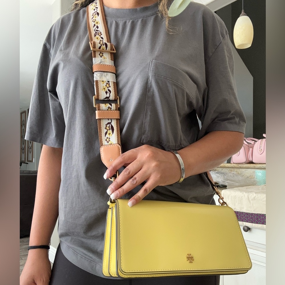 New Tory burch EMERSON PATENT
CONVERTIBLE CROSSBODY VINTAGE LEMON - Picture 2 of 13